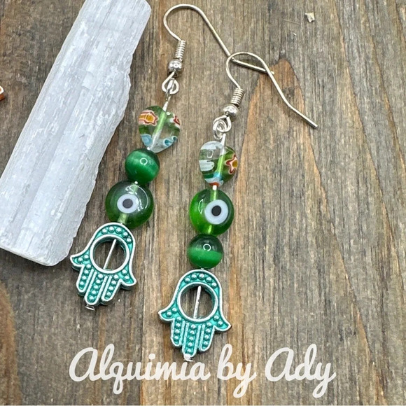 Cat's eye vibrant green bow dangle gold earrings - Picture 1 of 3